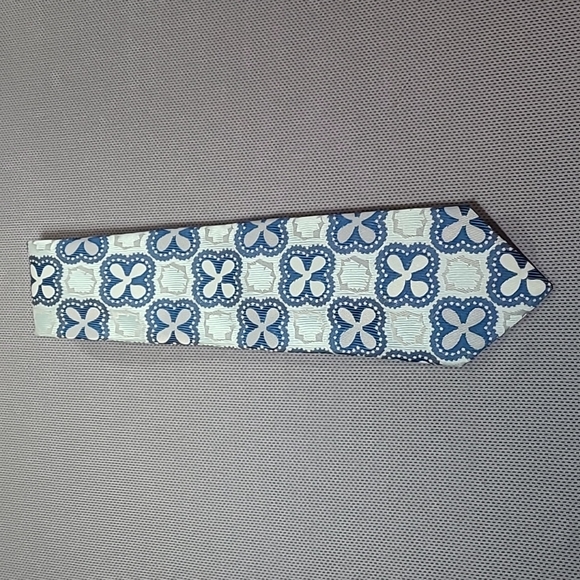 Leonardo Blue Imported Polyester Necktie - Picture 1 of 7